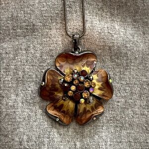 Retro Floral Pendant Necklace